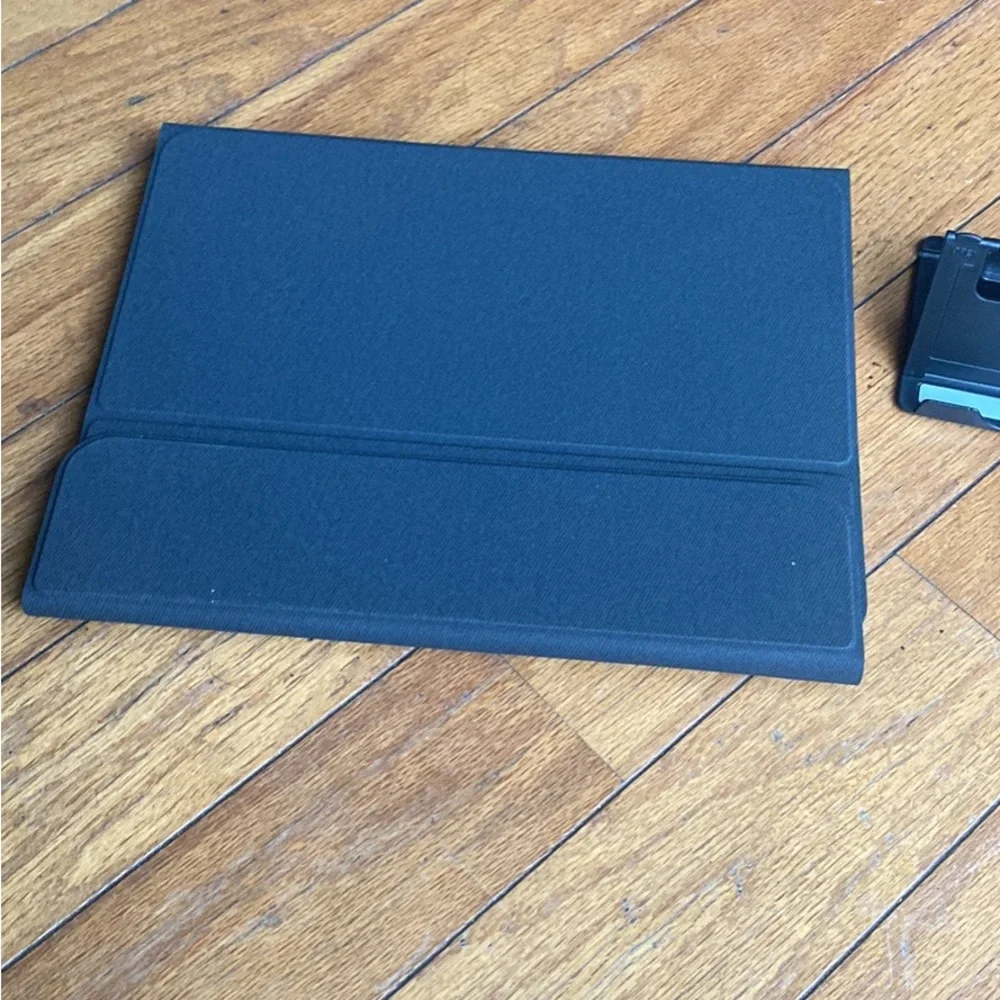 Wireless light up keyboard, for iPad Pro, 12.9 and protective case.